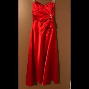EUC Holiday RED  gown